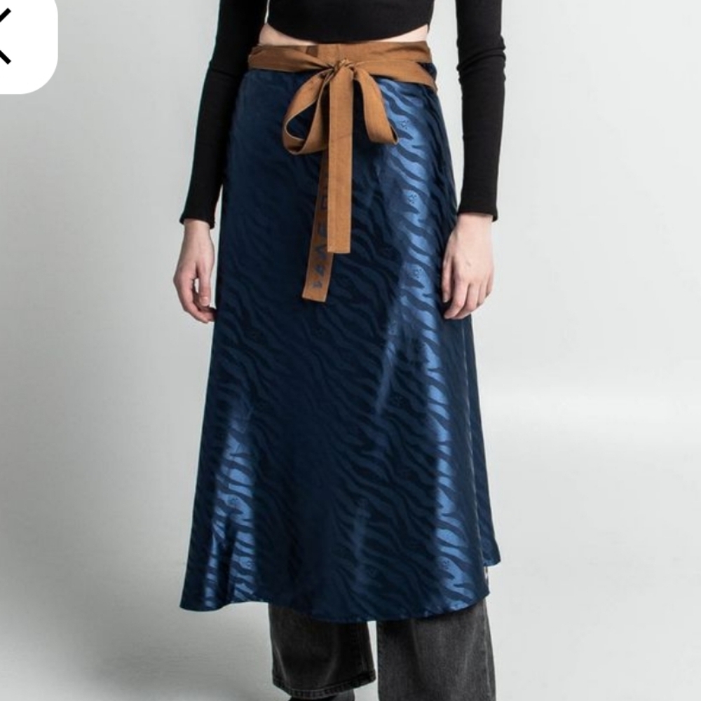 Heroes and Villains Star Wars Ahsoka Reversible Wrap Skirt - Size 3X/XXL